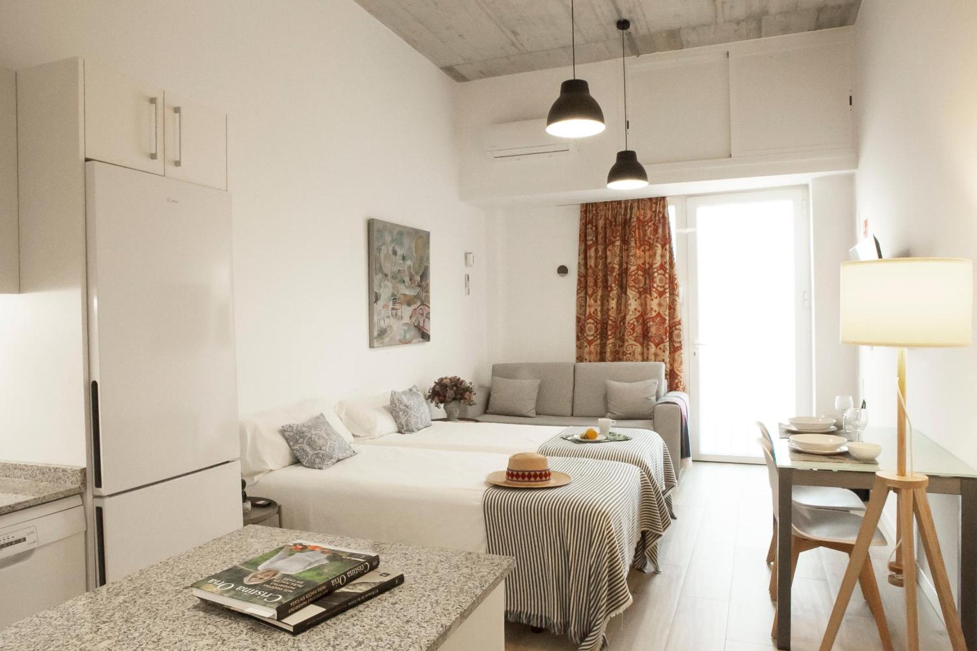 Apartamentos Rg Hospital Valme Seville Exterior photo